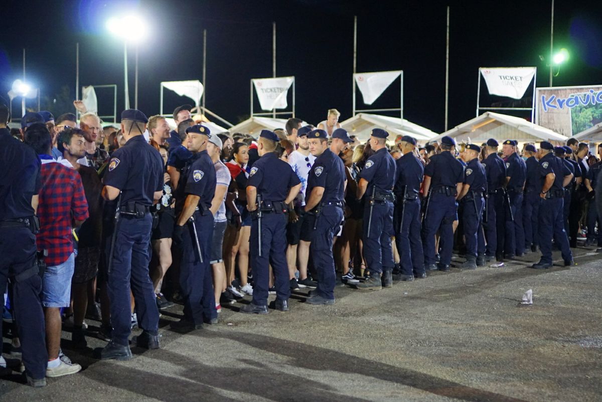 FOTO Gužva na Poljudu, policija formirala kordon